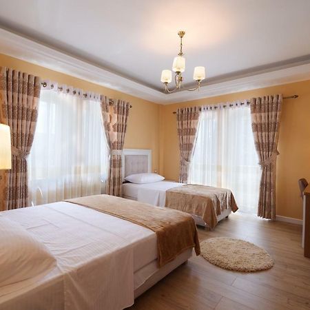 Bed and Breakfast Eagles Philadelphia à Korce Extérieur photo