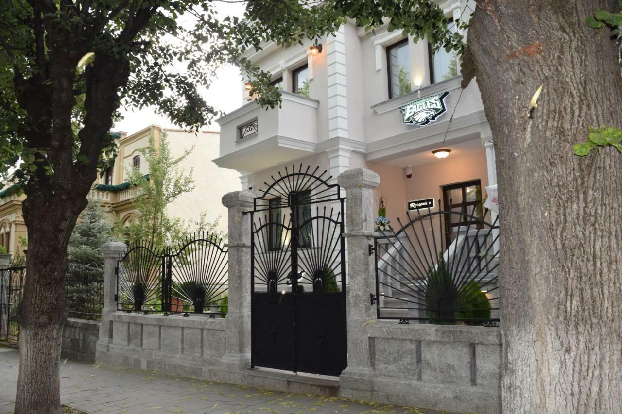 Bed and Breakfast Eagles Philadelphia à Korce Extérieur photo