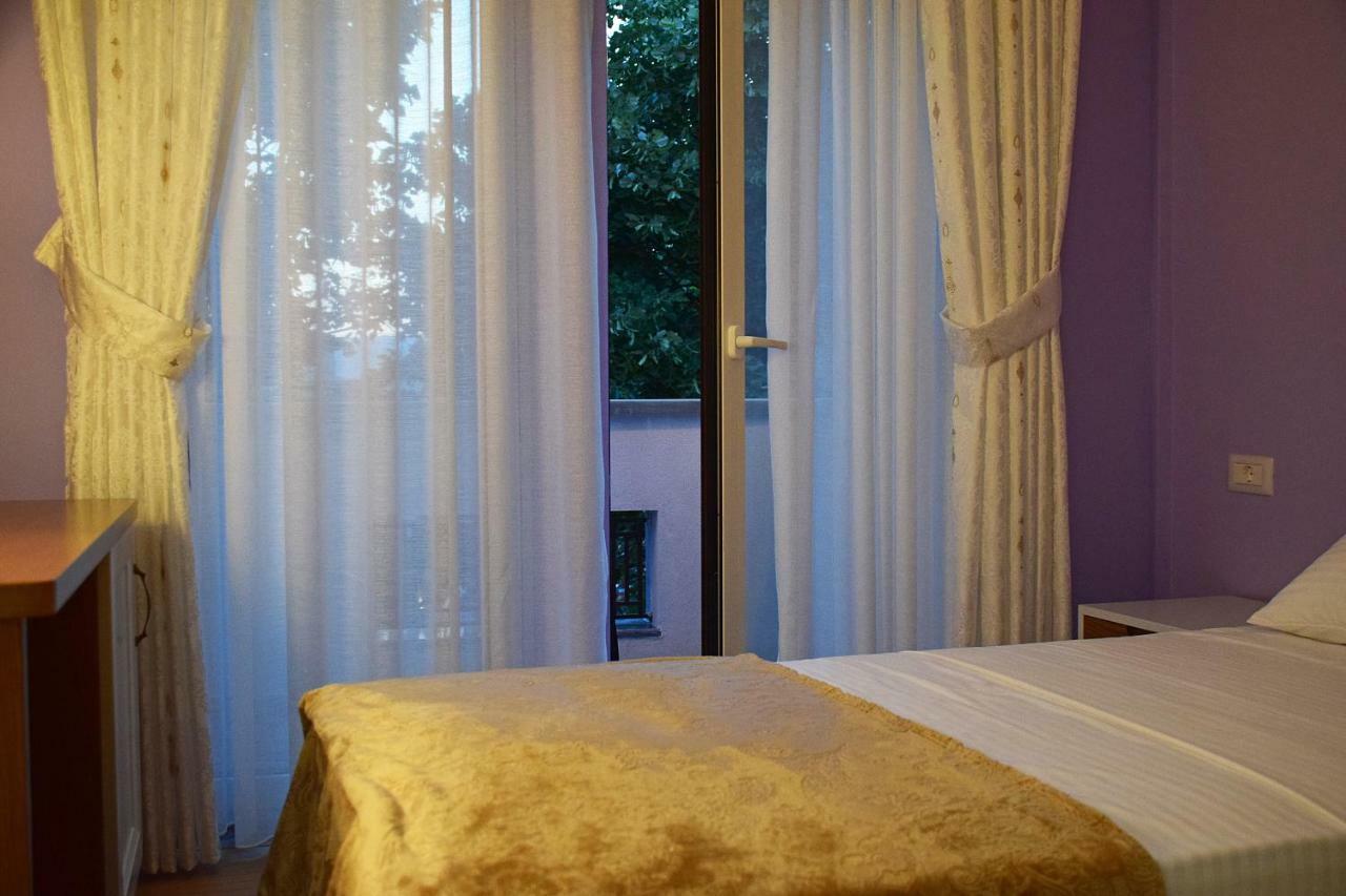 Bed and Breakfast Eagles Philadelphia à Korce Extérieur photo